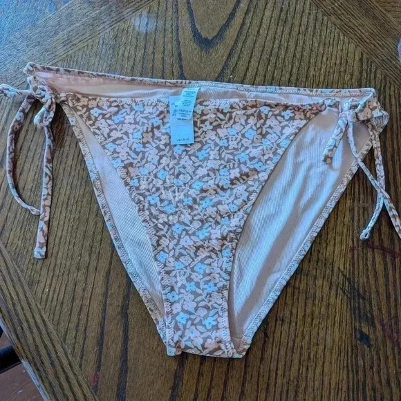 Aerie women's swim bottoms NWT - Picture 2 of 3